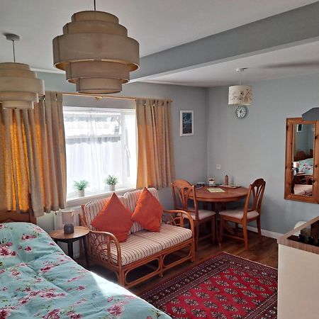 Cheltenham Studio Apartment エクステリア 写真